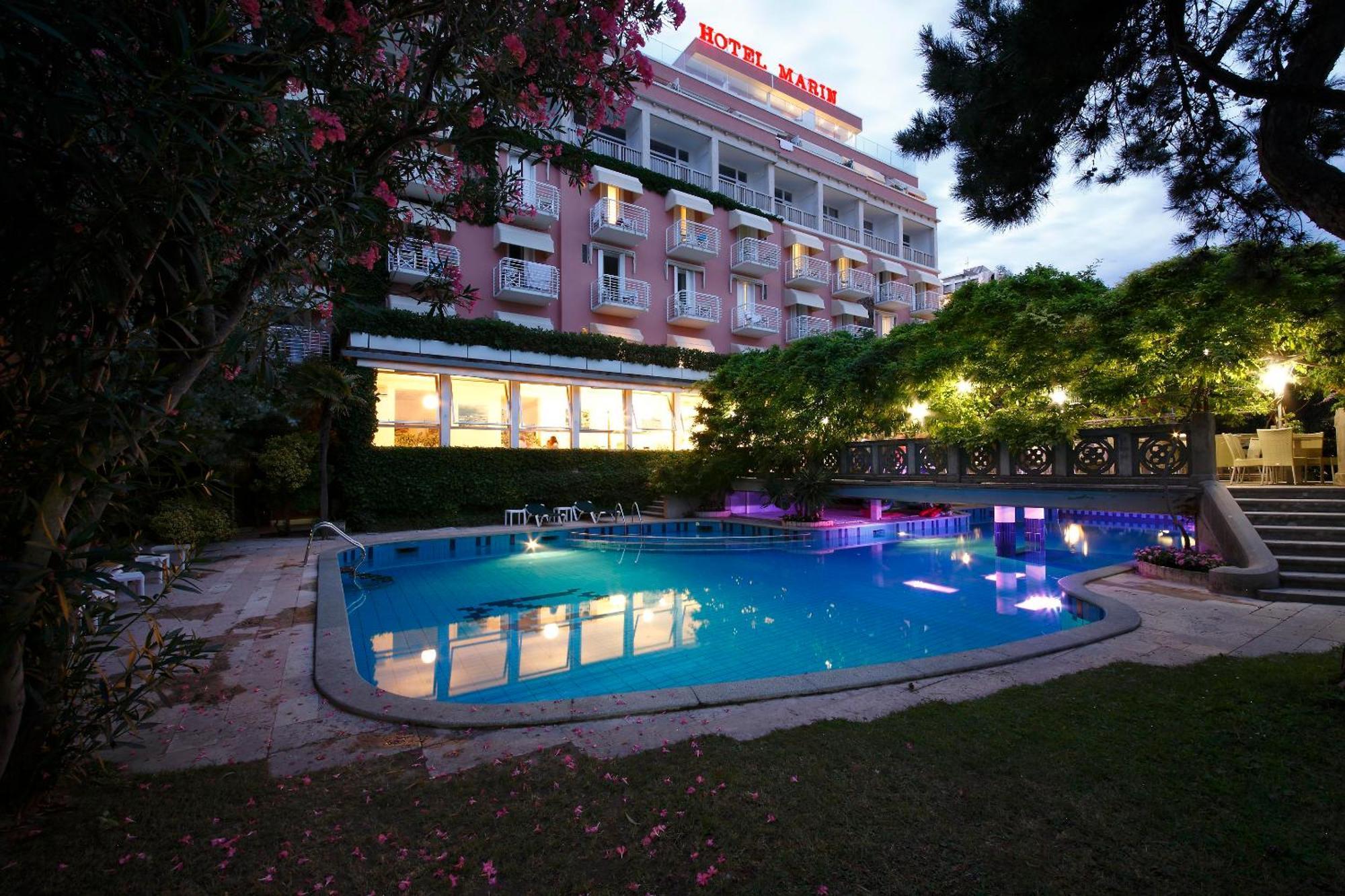 Grande Albergo Marin 利尼亚诺萨比亚多罗 外观 照片