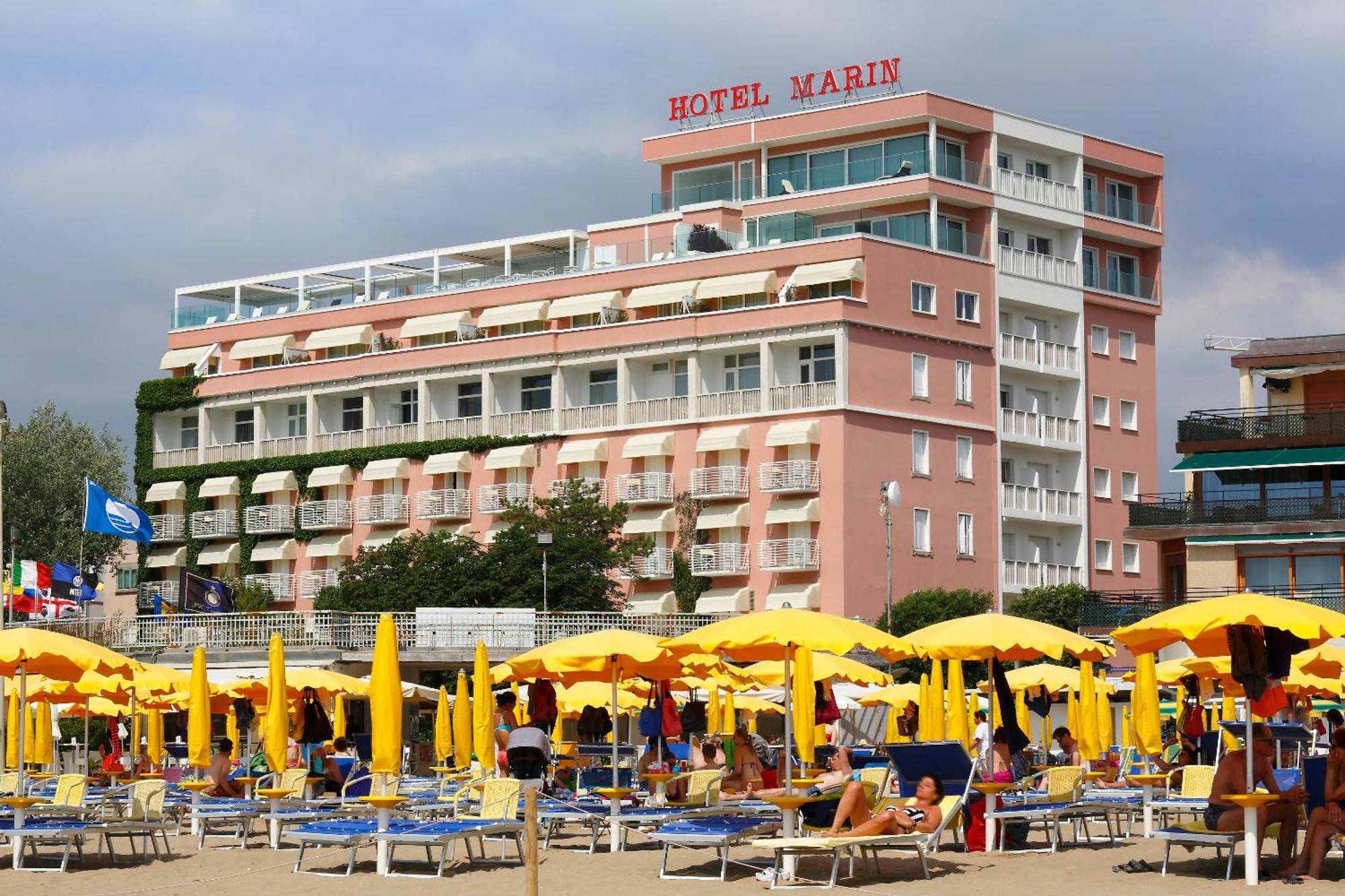 Grande Albergo Marin 利尼亚诺萨比亚多罗 外观 照片